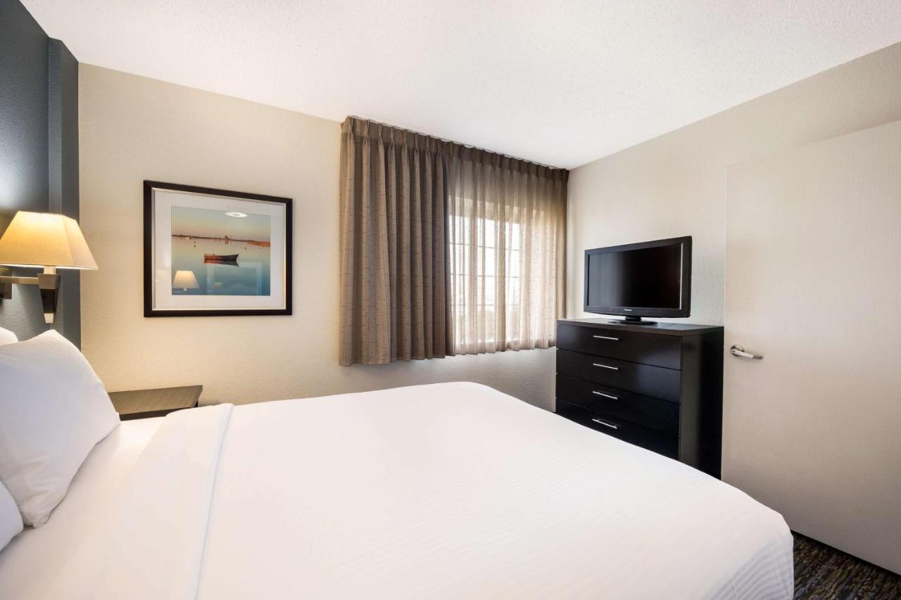 Sonesta Simply Suites St Louis Earth City Exterior foto