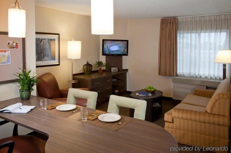 Sonesta Simply Suites St Louis Earth City Exterior foto